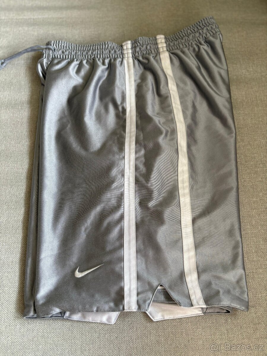 Oboustranné kraťasy, šortky - NIKE - 6