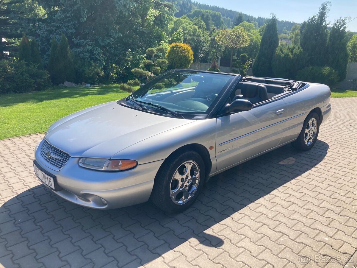 Kabriolet Chrysler 2.5i - automat - 6