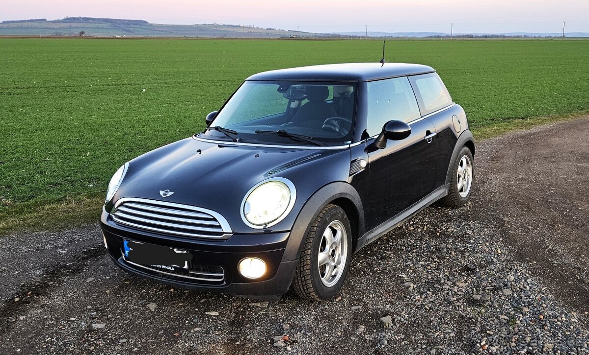 Mini Cooper 1.4i 2007 v krasnem stavu, cerstve po STK - 6