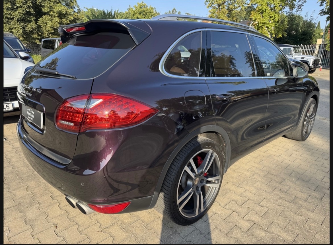 Porsche Cayenne Turbo - 6