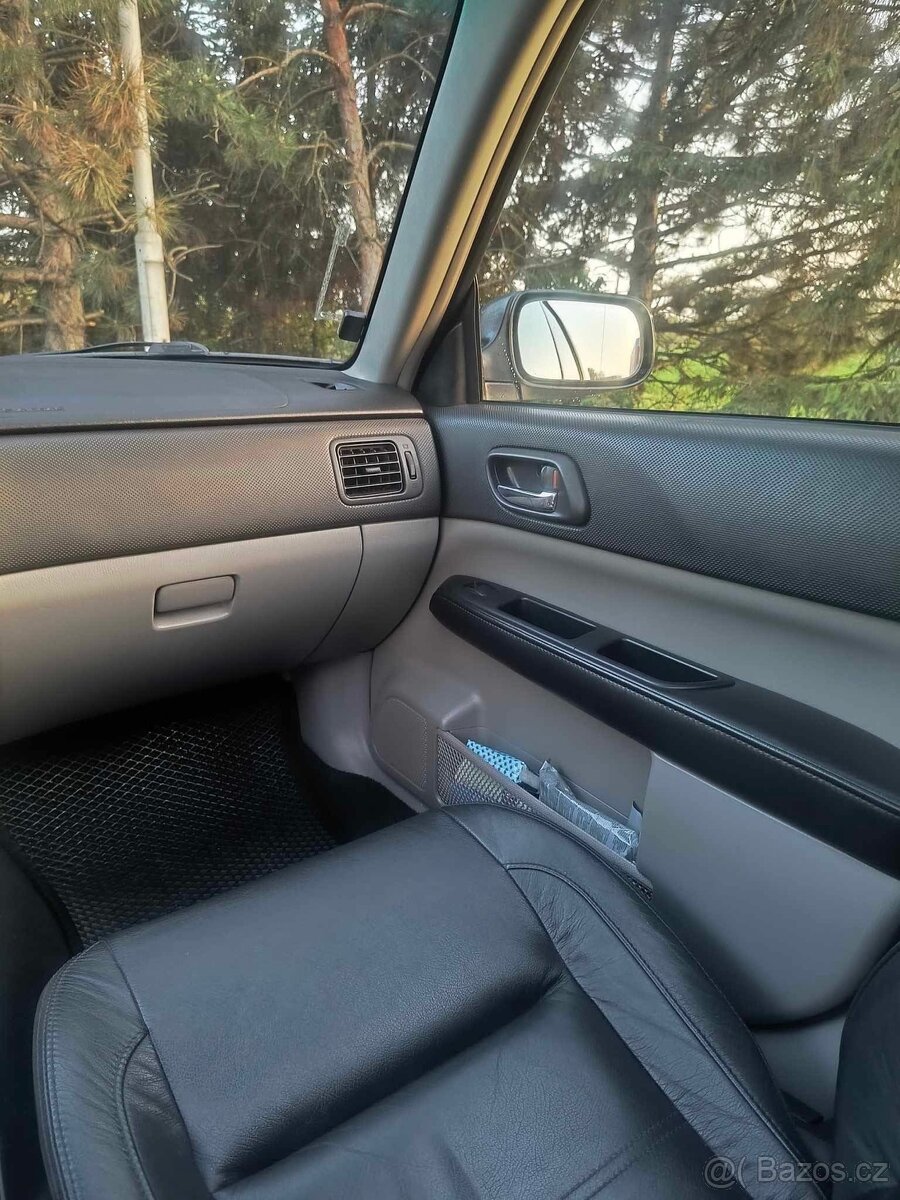 Subaru Forester 2.0 Turbo - 6