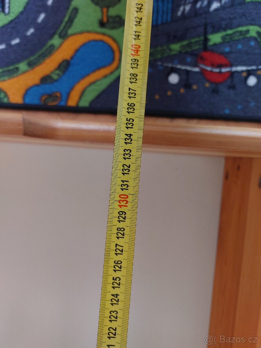 Dřevěná postel s úložným prostorem - 6