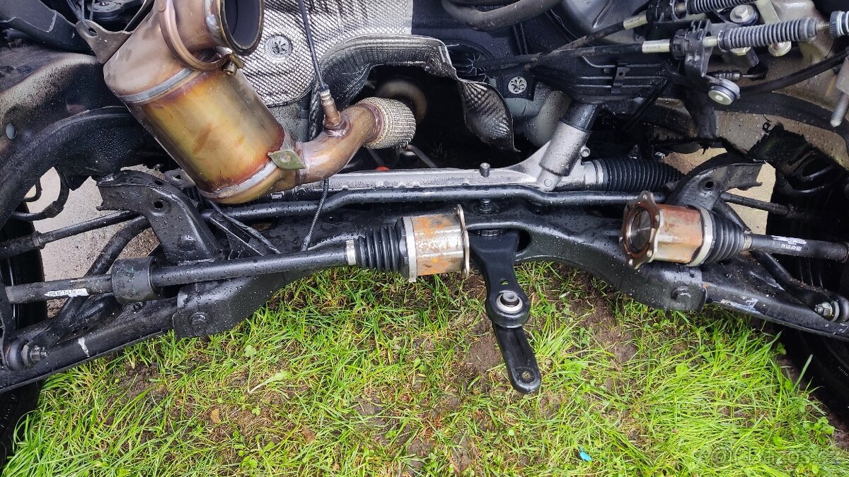 Škoda Scala - vzpěra kufru 657827552C - 6