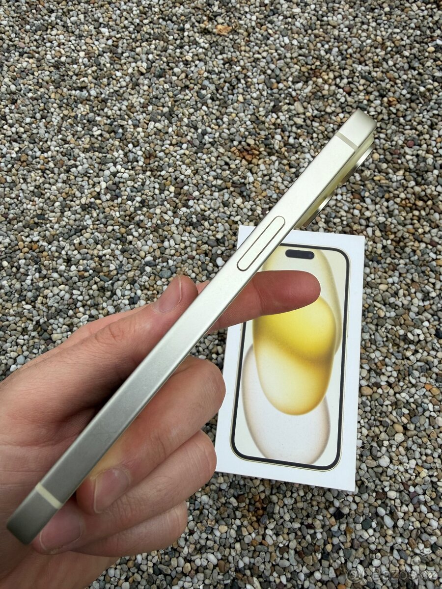 IPhone 15 - baterie 100% - 6