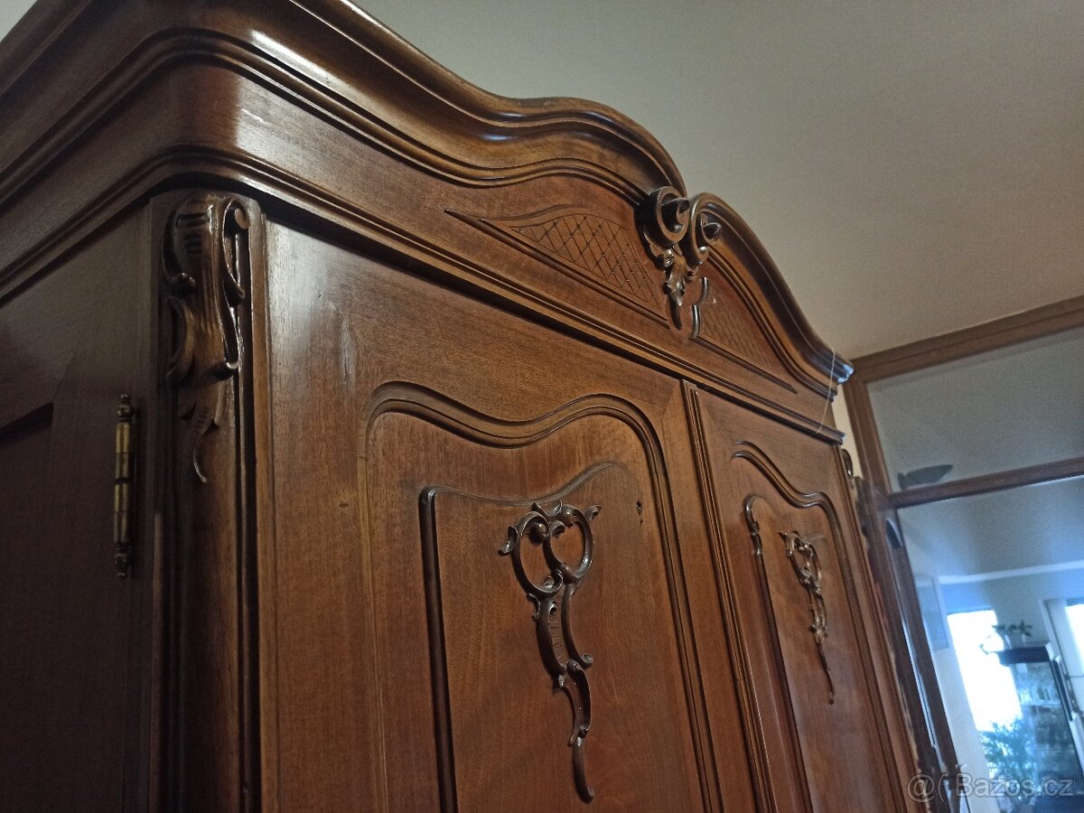 Starožitná skříň - 6