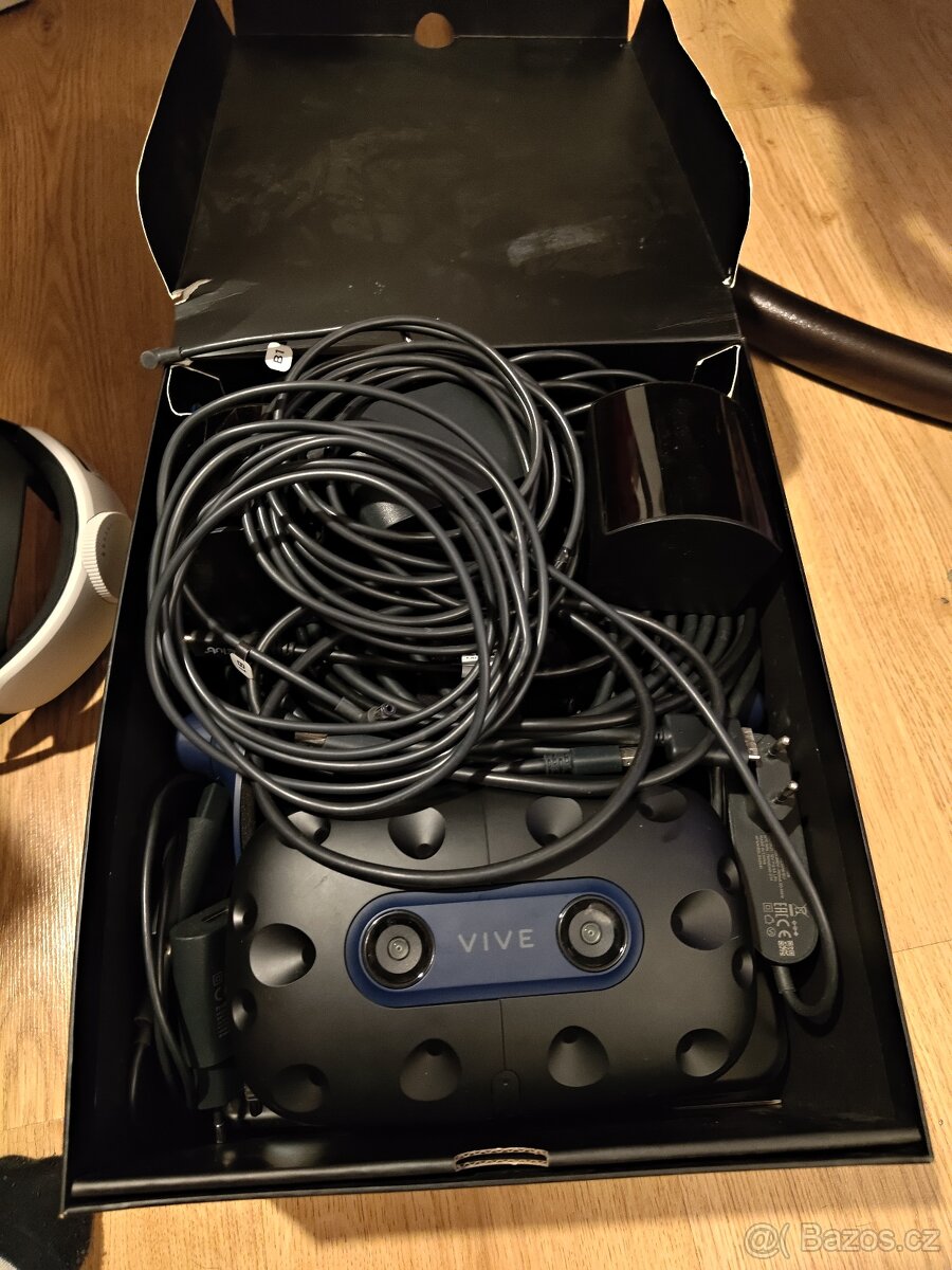 HTC Vive Pro 2 Full Kit - 6