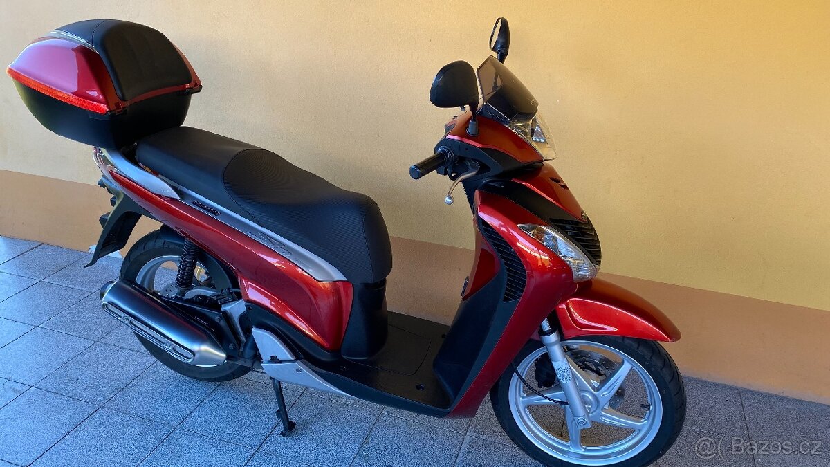 Honda SH 125i / po 1.majiteli / 2x klíč /nové pneu/ serviska - 6