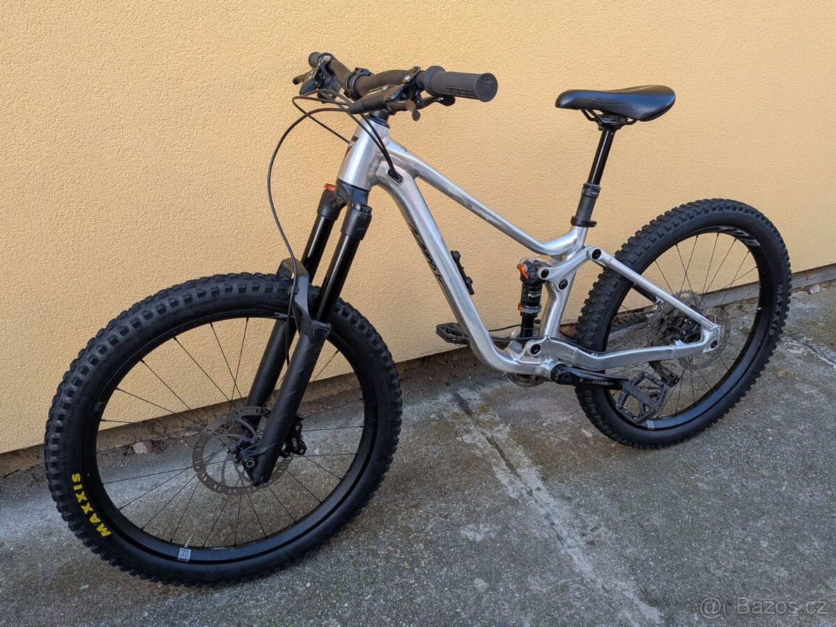 24" celoodpružené kolo Giant Faith 24 - 6