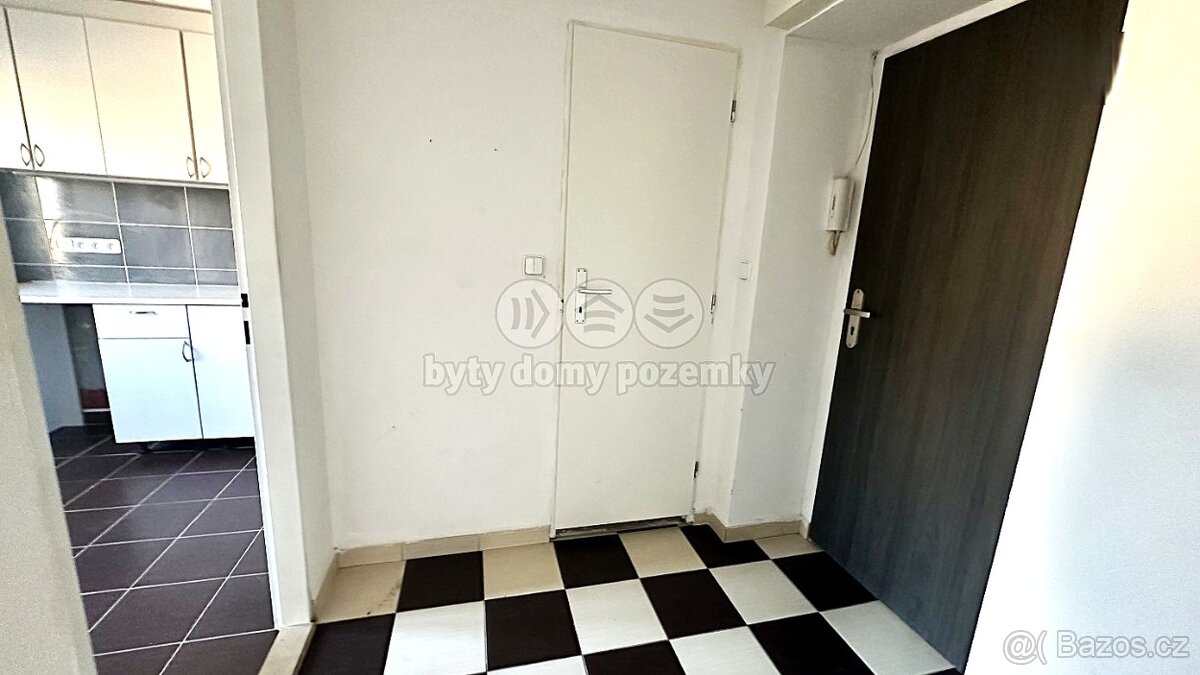 1+1 O.- Zábřeh, 13.000 Kč i s energiemi, soc. dávky nevadí.. - 6