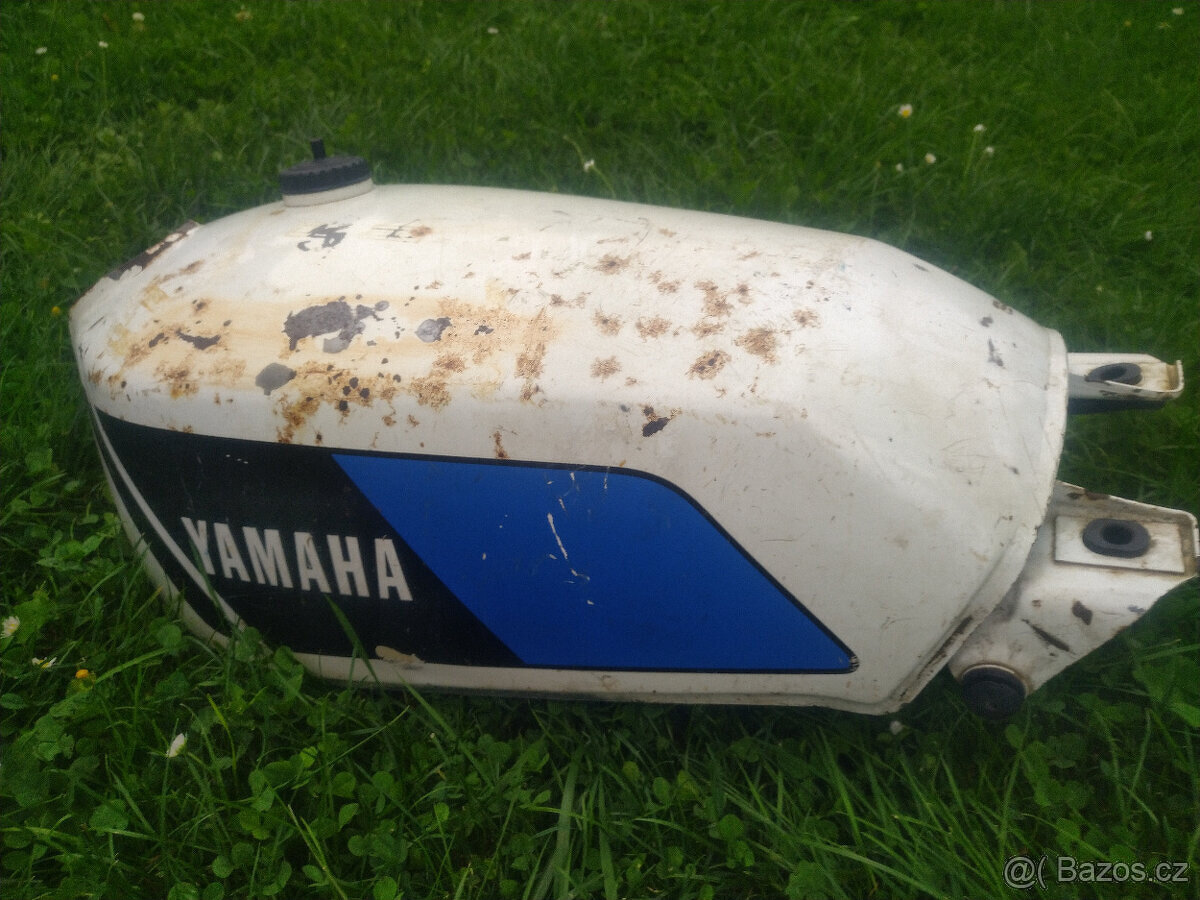 Nádrž Yamaha DT 250, Yamaha DT 400 - 6