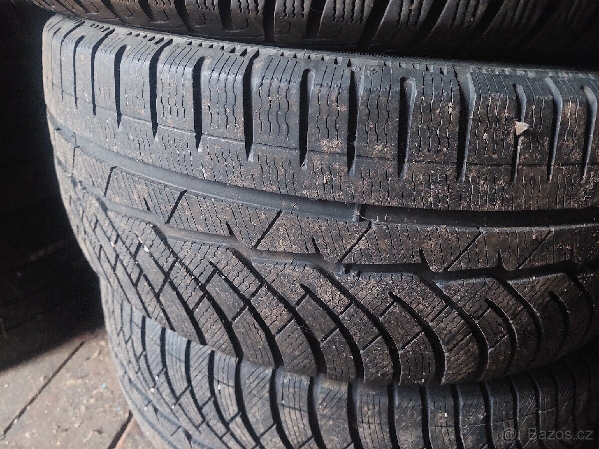 Pneu zimní 245 45 18 Good Year - 6