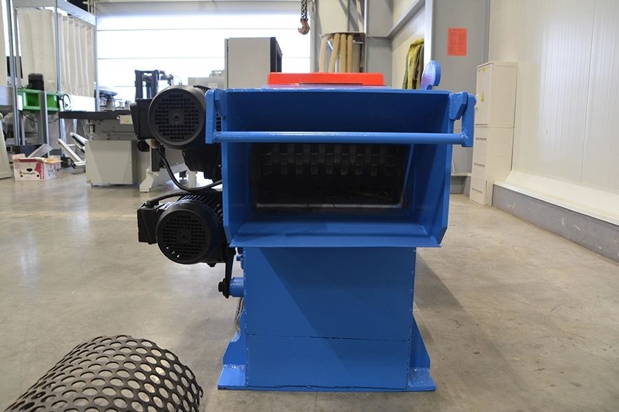 6533 – ŠTĚPKOVAČ SPOERRI - 6