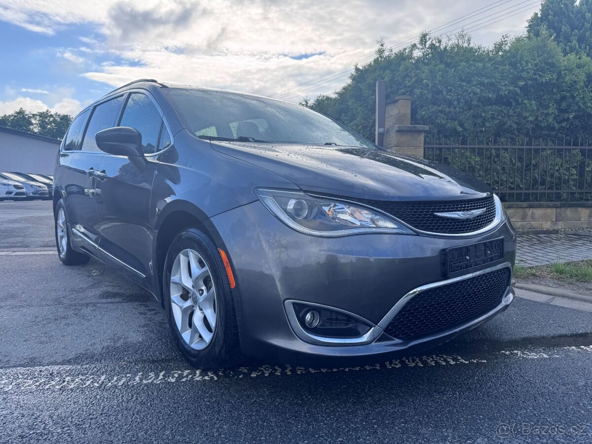 Chrysler Pacifica 3,6 RU Touring L 8 míst 2017 - 6