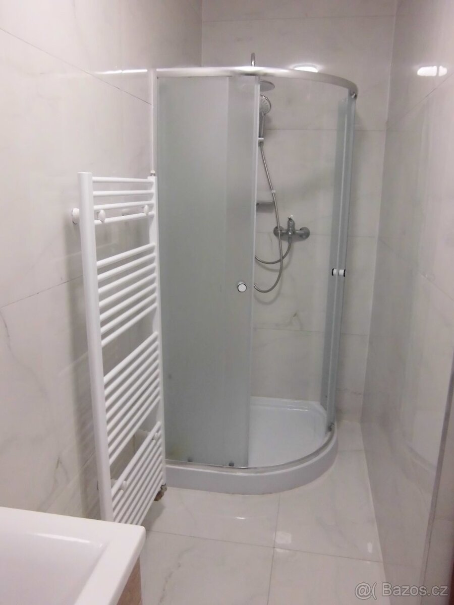 Byt 2+1+hala v rod.domku s terasou a zahrádkou, K.Hora - 6