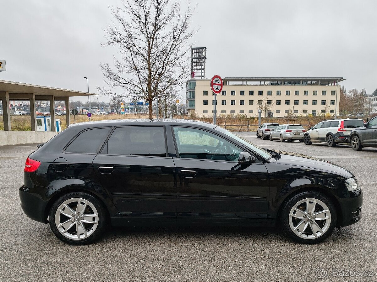 Audi A3 Sportback rok 2011 1.4 Tfsi 92kW benzín 132000km - 6