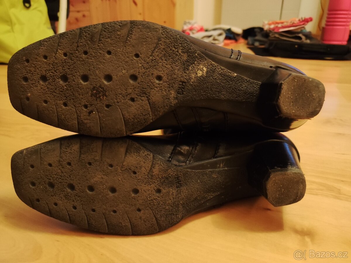 Černé kožené kozačky Baťa vel. 6,5 H - 6