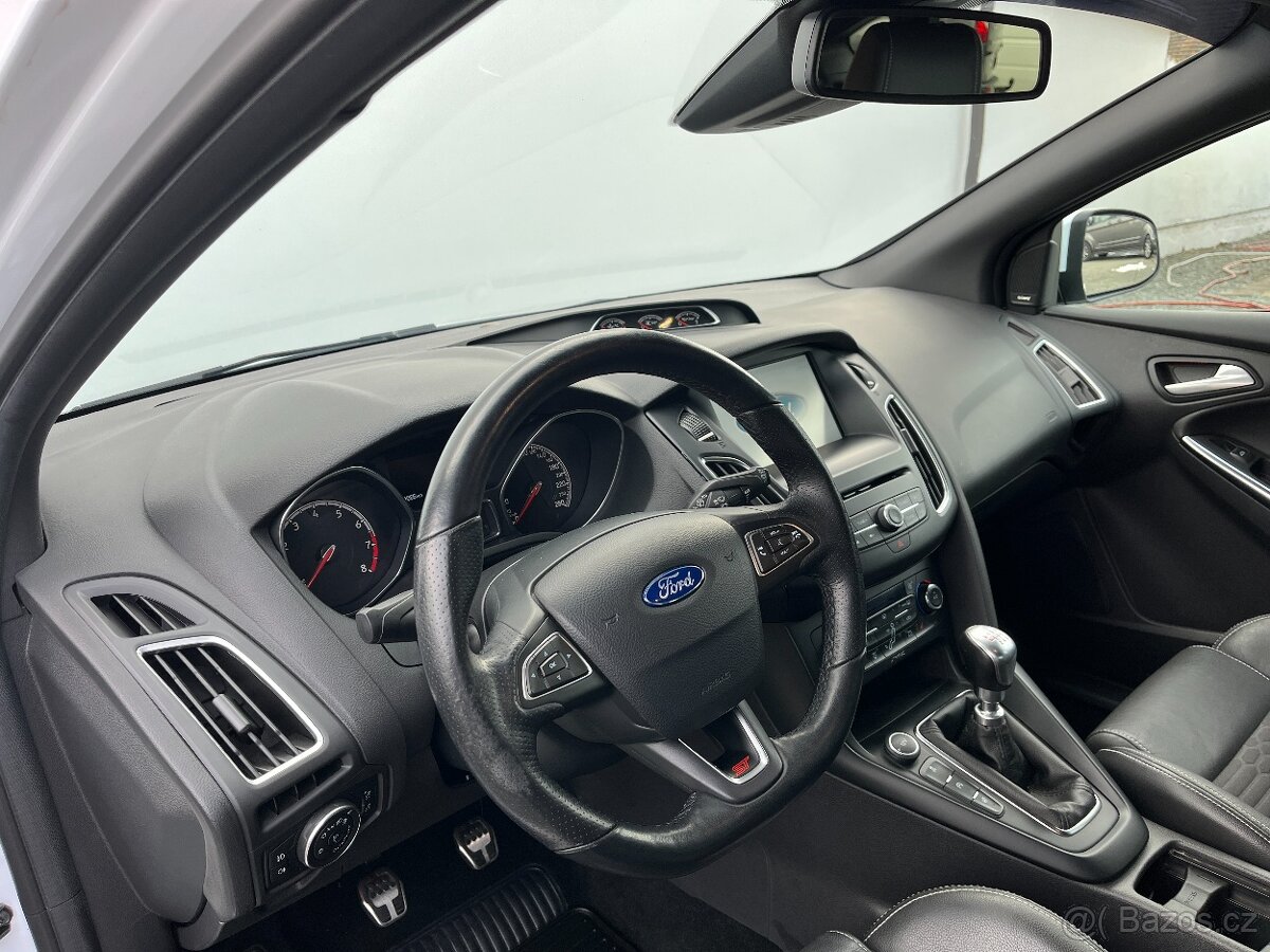 Ford Focus ST 2,0 250PS, 1.Maj,Zachovalý - 6