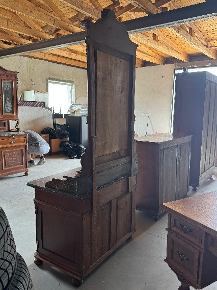 Starožitný nábytek a piano - 6