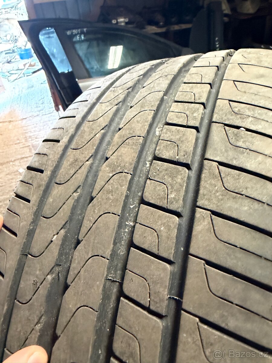 Prodám 235/40/19 - 6