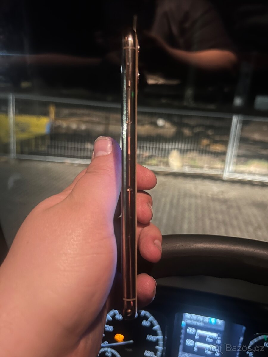 Apple iPhone 11 Pro Max - 6