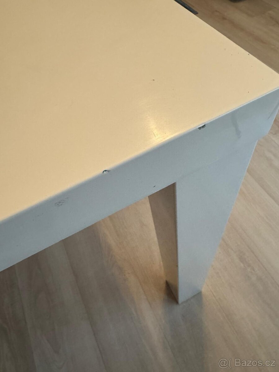 jídelní stůl bílý lakovaný - 6