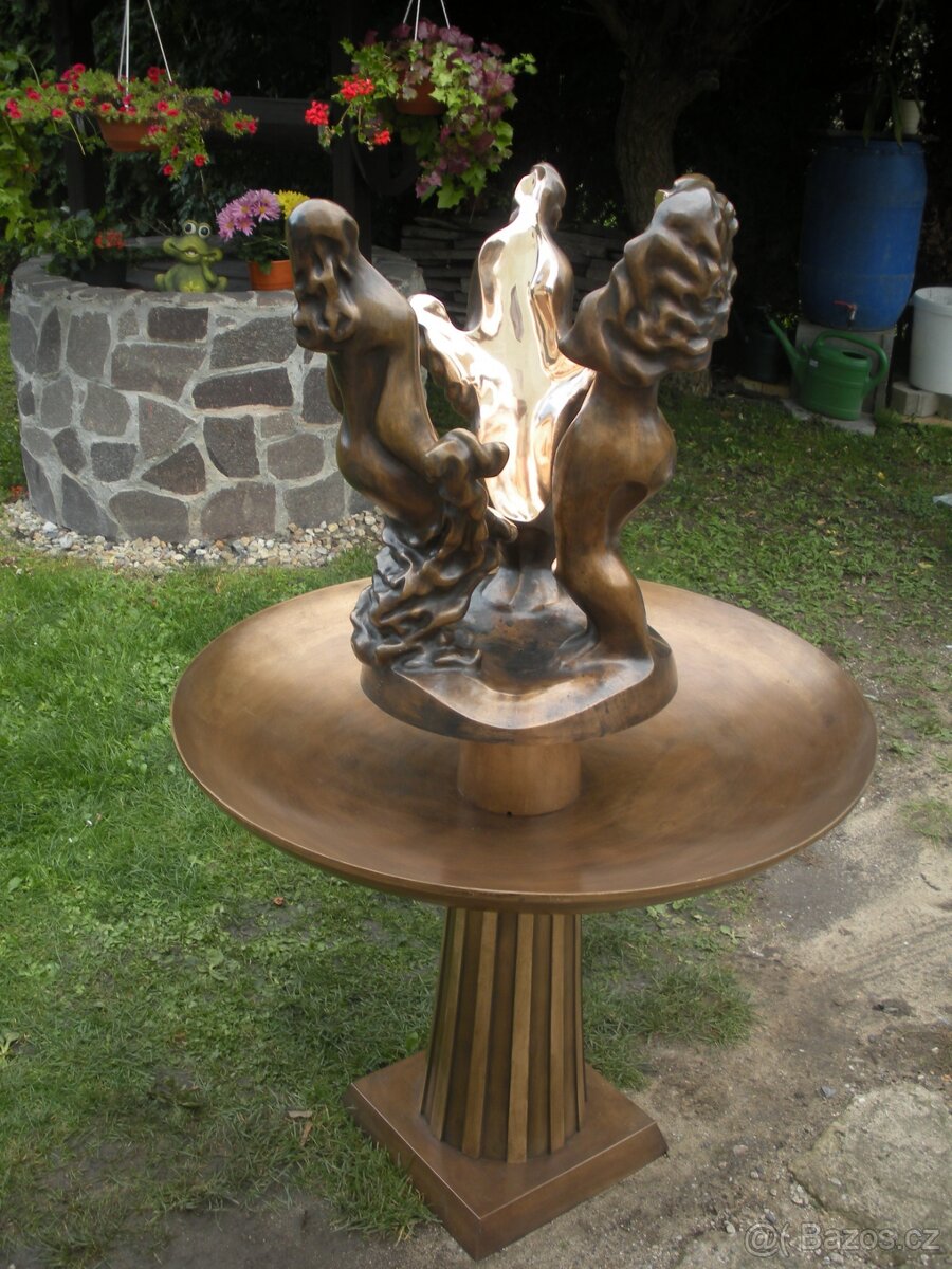 Bronzová Fontána 3 Grácie - 6