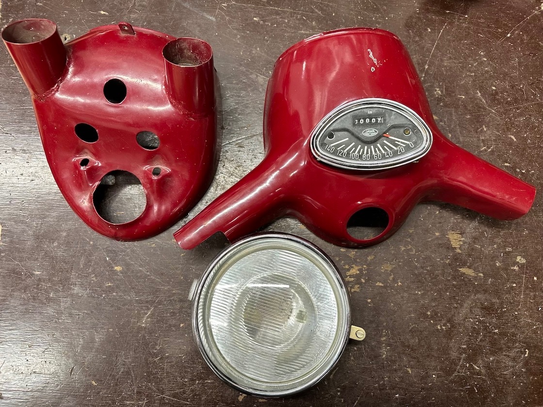 Vrchní a spodní maska, tachometr, prední svetlo, ULOŽENKA - 6