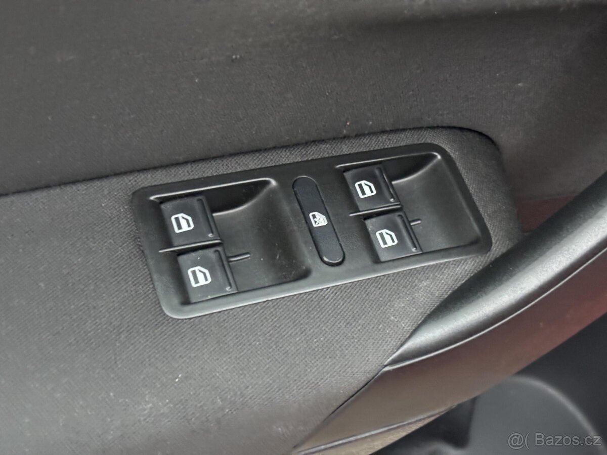 Volkswagen Polo 1.2i , 51 kW benzín, 2010 - 6