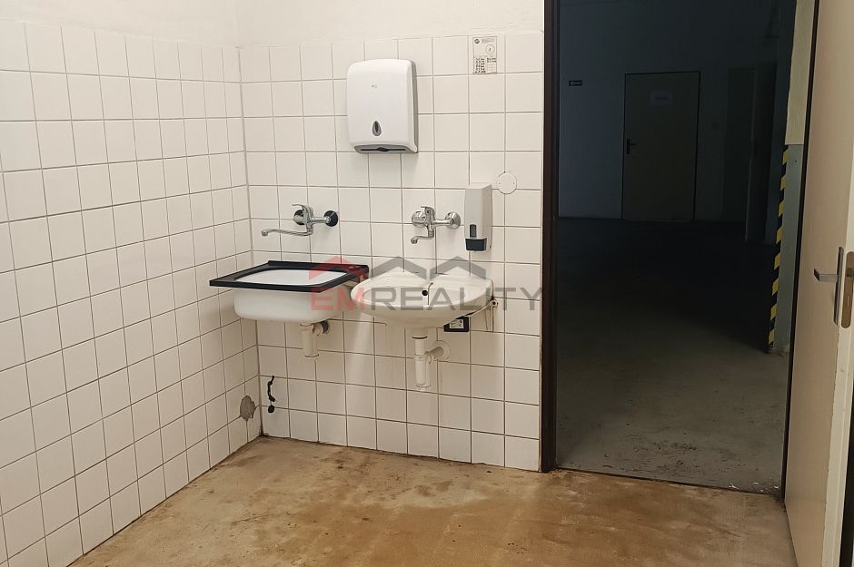 Pronájem komerčních prostor - 6