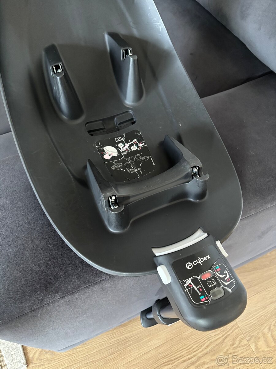 Autosedačka Cybex + isofixová základna - 6