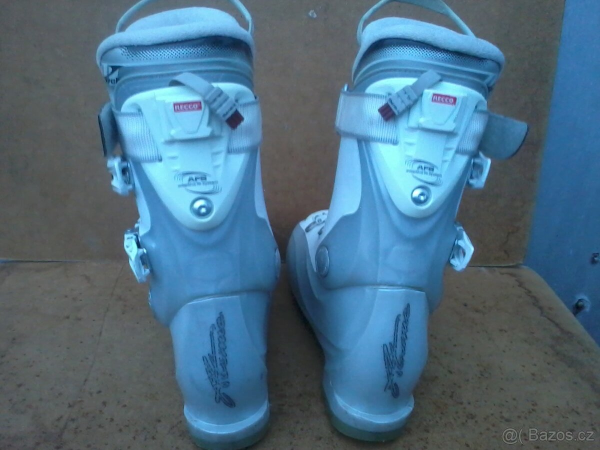 Lyžáky dámské Atomic 25,5 - 6