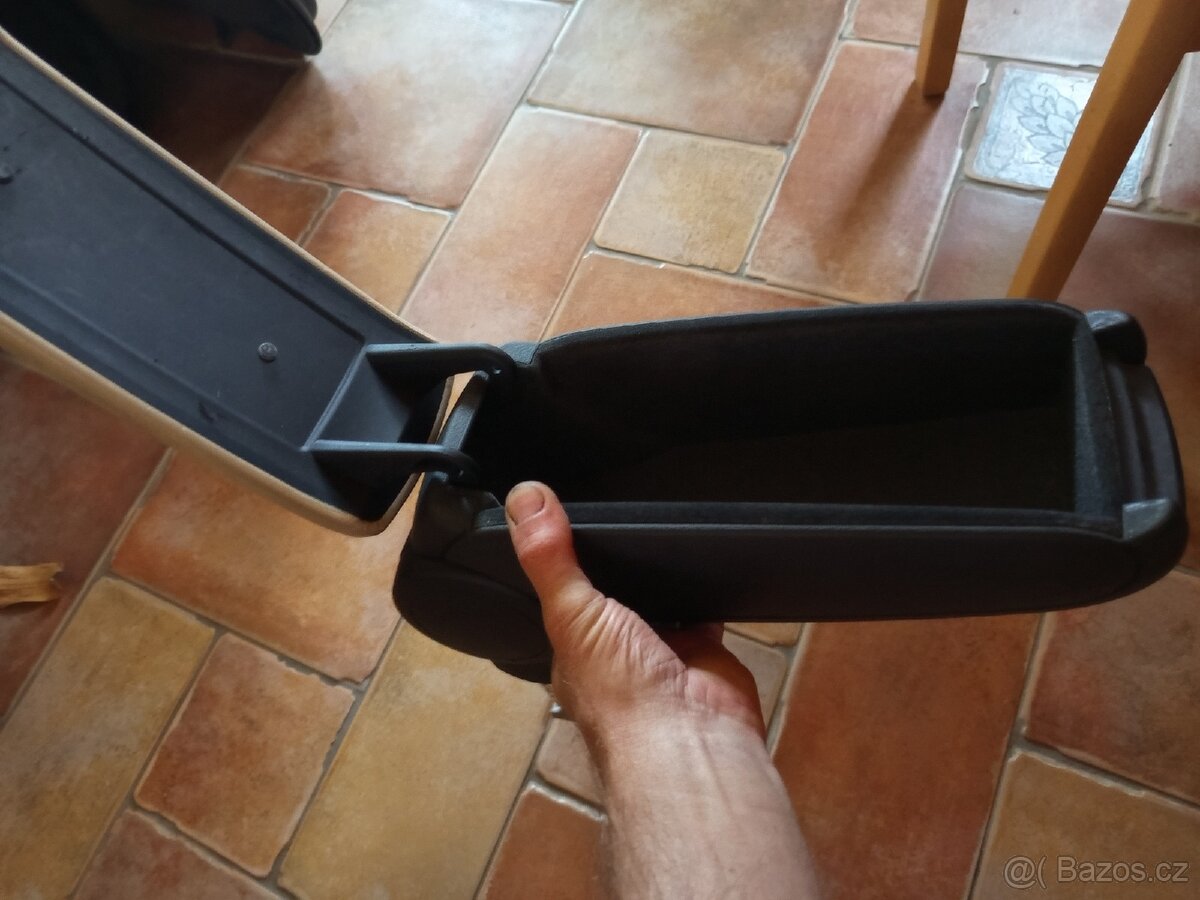 Prodám dveřní panely na Audi A6 nebo S6 - 6