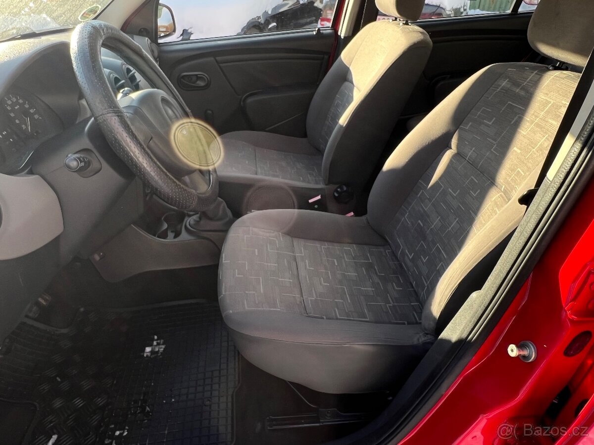 Sandero 1.4 mpi 10/2009 - 6