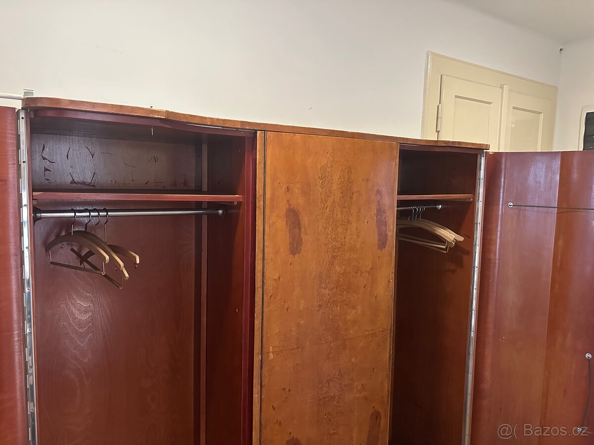 ZDARMA starožitná skříň - 6