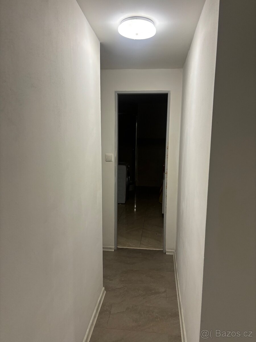 Pronájem domu 2+1 se stodolou. - 6