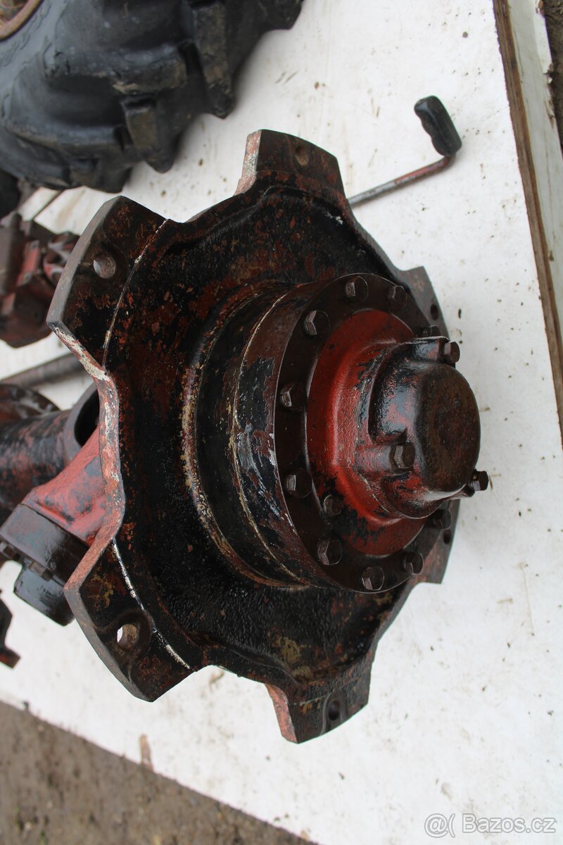 Zetor 7245 přední náprava převodovka kola kardan šrouby - 6