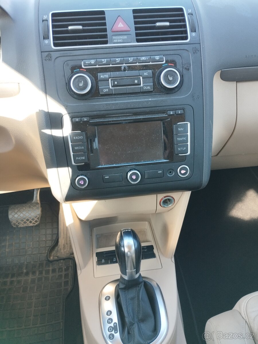 VOLKSWAGEN TOURAN DSG - 6