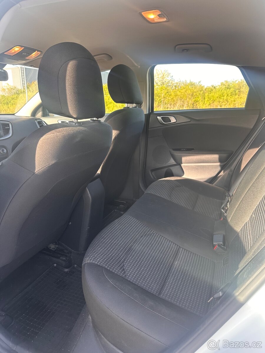 Kia Ceed 1.6 Crdi 12/2018 - 6