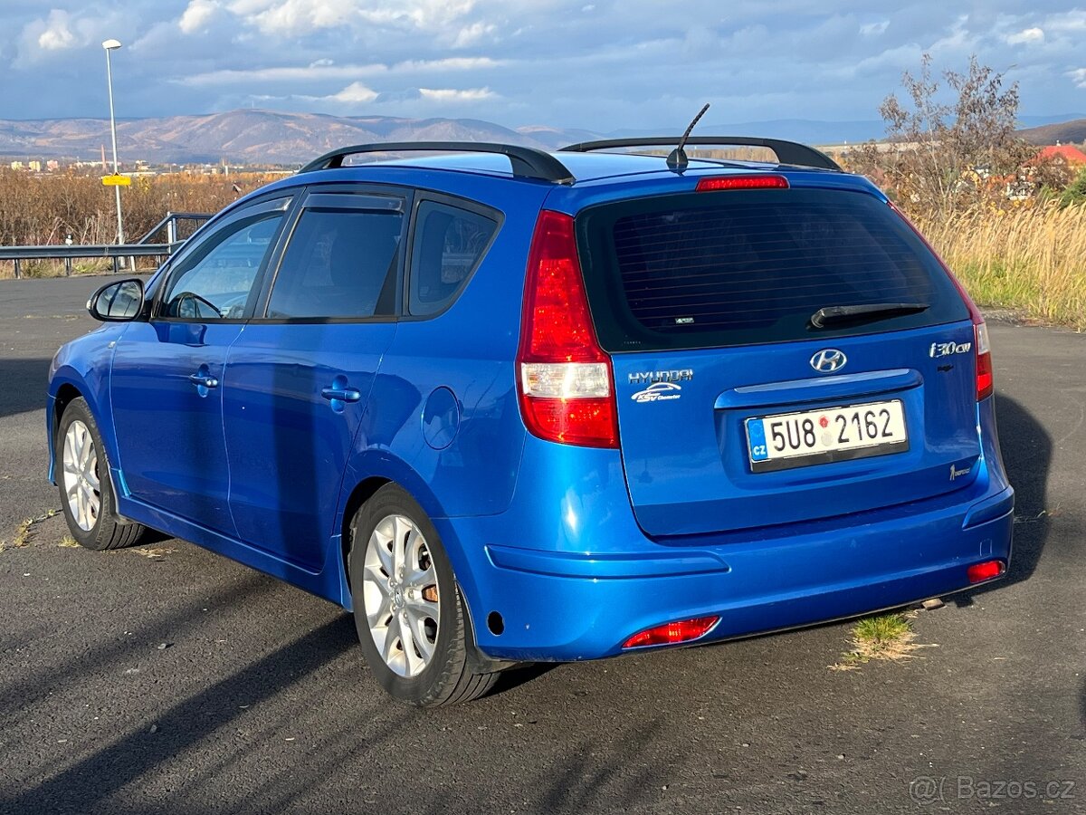 Hyundai I30cw 1,6i 92kw VYHŘÍVANÁ SEDADLA - 6