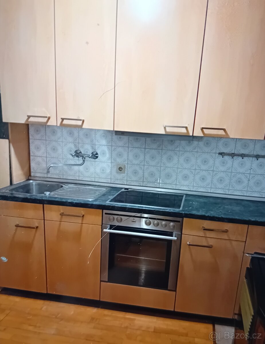 Kuchyňská linka se spotřebiči - 6