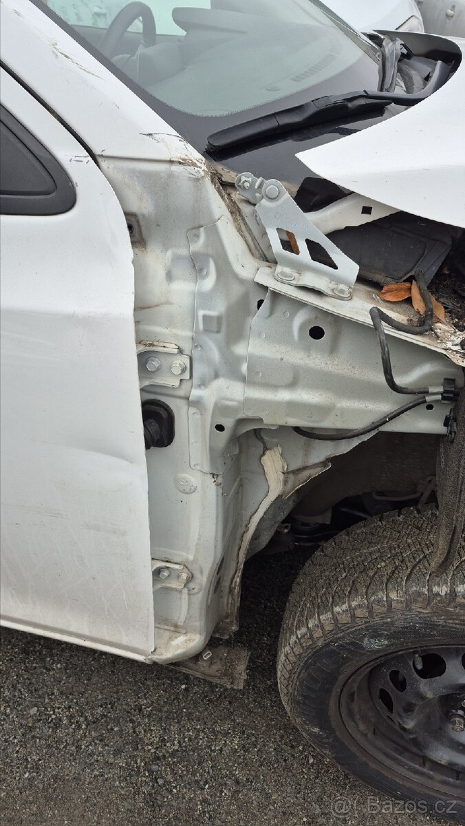 Mazda 2 1.5 benzin rol 2019,najeto 65.000 km - 6