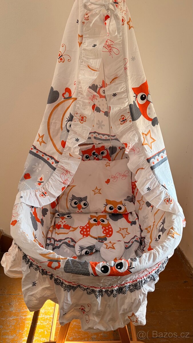 Dětská proutěná postýlka (koš) na kolečkách - 6