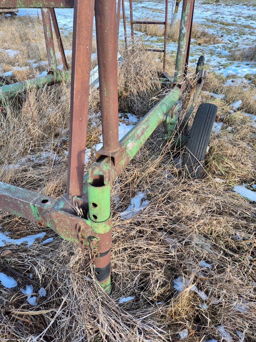 POJÍZDNÝ POSED - 6