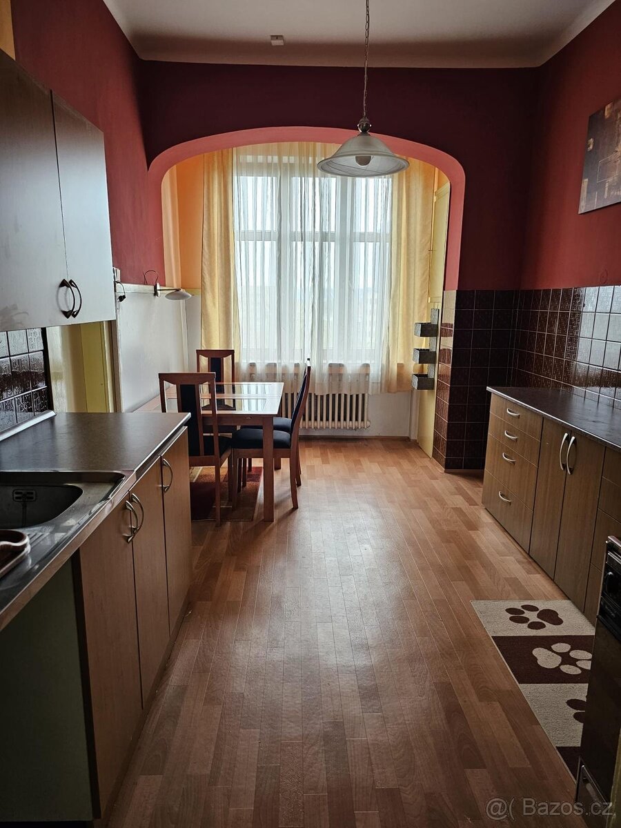 Elegantní prvorepublikový byt k pronájmu 140 m2 – Americká t - 6