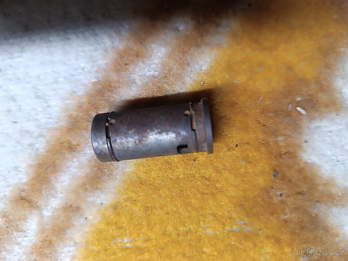 Jawa 90 kryt řetězu,koleno sání,spinacka,náhon tachometru,zn - 6