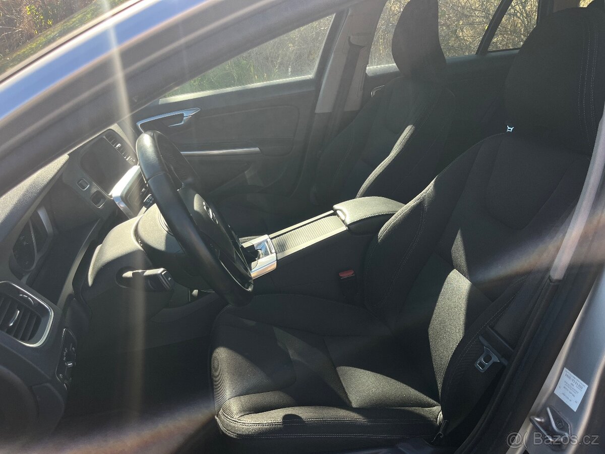 Prodám Volvo V60 D4 2.0 Diesel - 6