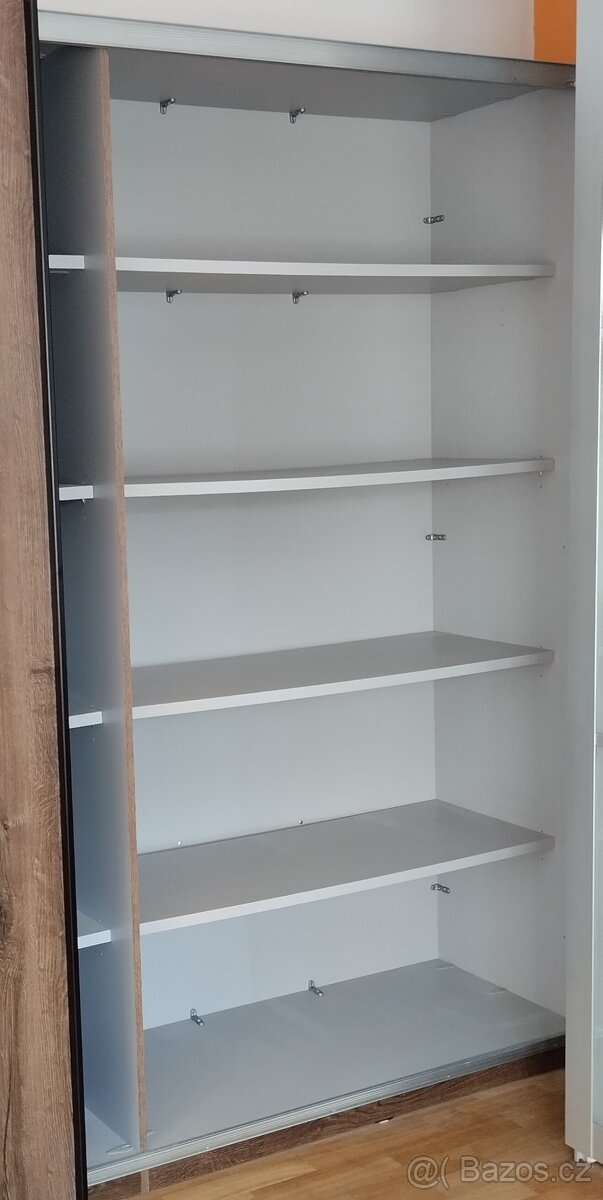 na prodej šatní skříň BELLEVUE - 6