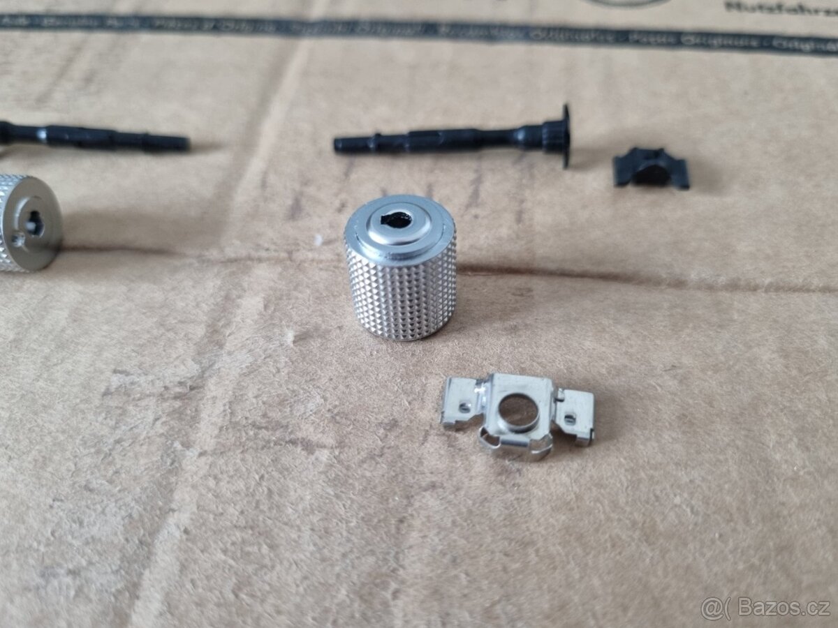 ROLOVACI KOLECKA NA MULTIFUNKCNI VOLANT - 6