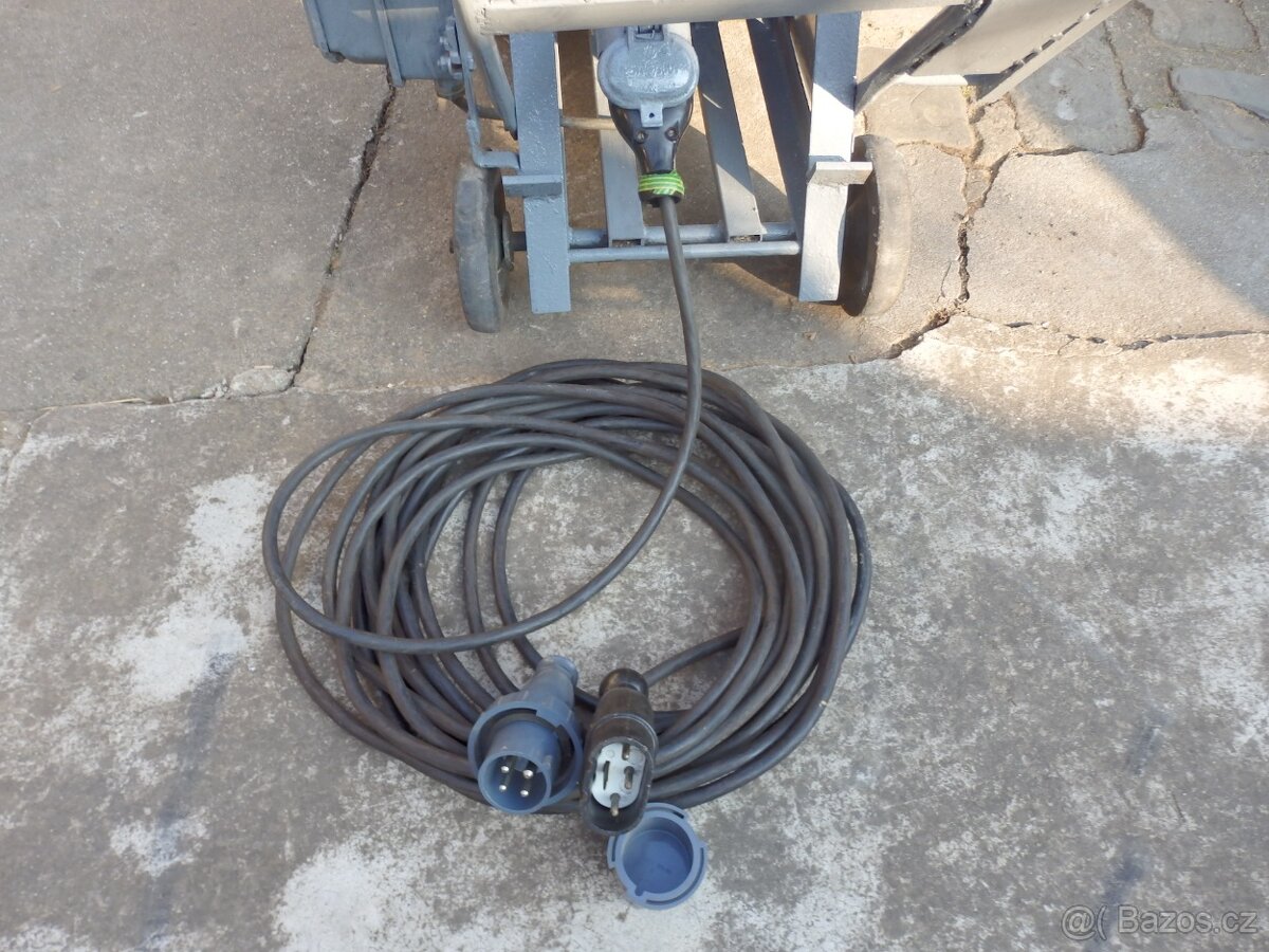 Stará cirkulárka s historickým elektro motorem Wikov - 6