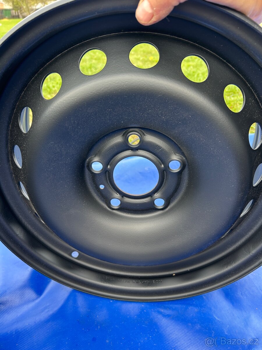 Plechové disky Nissan Qashqai + poklice - 6